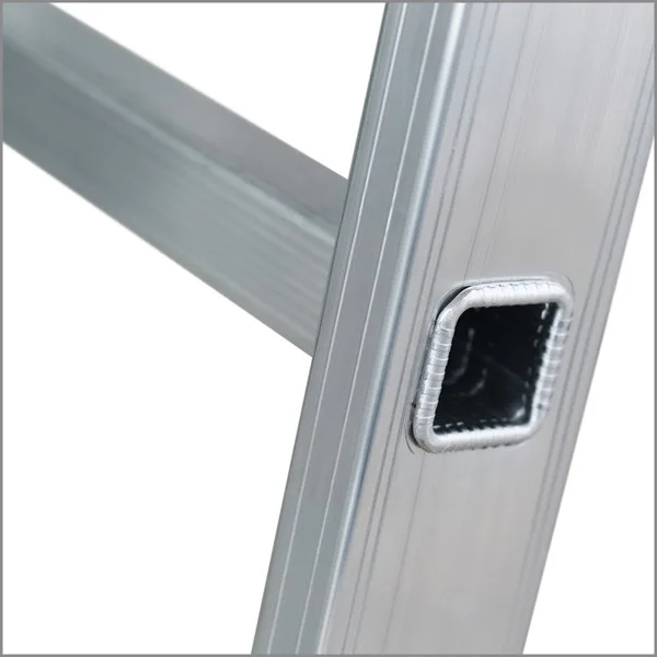 SerStep SP7P — Çok Amaçlı Platformlu Akrobat Merdiven - Özel Geçme-Sıkıştırma Yöntemi ile Üretim