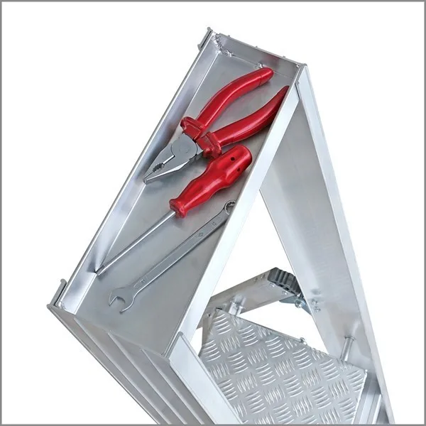SerStep SP8 — Escalera Plegable Profesional de Peldaño Ancho - Tapa Protectora Superior Resistente a Impactos