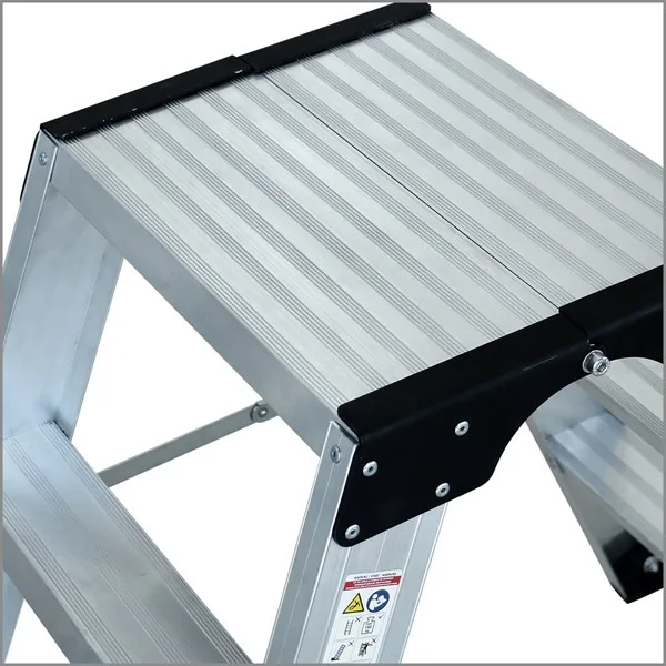 SerStep SPJ — Escalera Compacta de Aluminio de Plegado Estrecho - Tarima de Aluminio Damero Antideslizante
